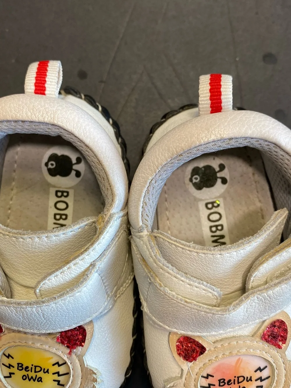 White Baby Walker Shoes with Cat Appliqué